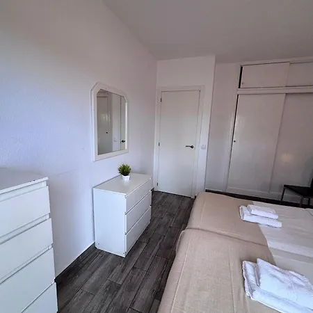 아파트 Sun & Pool Retreat Complex *