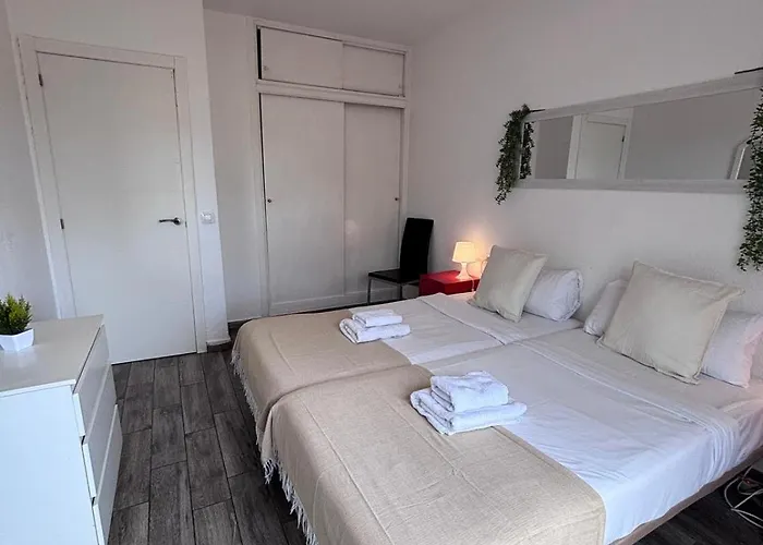 Sun & Pool Retreat Complex アデヘ