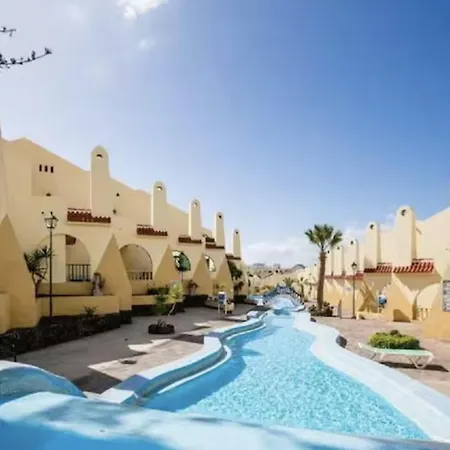 Sun & Pool Retreat Complex شقة